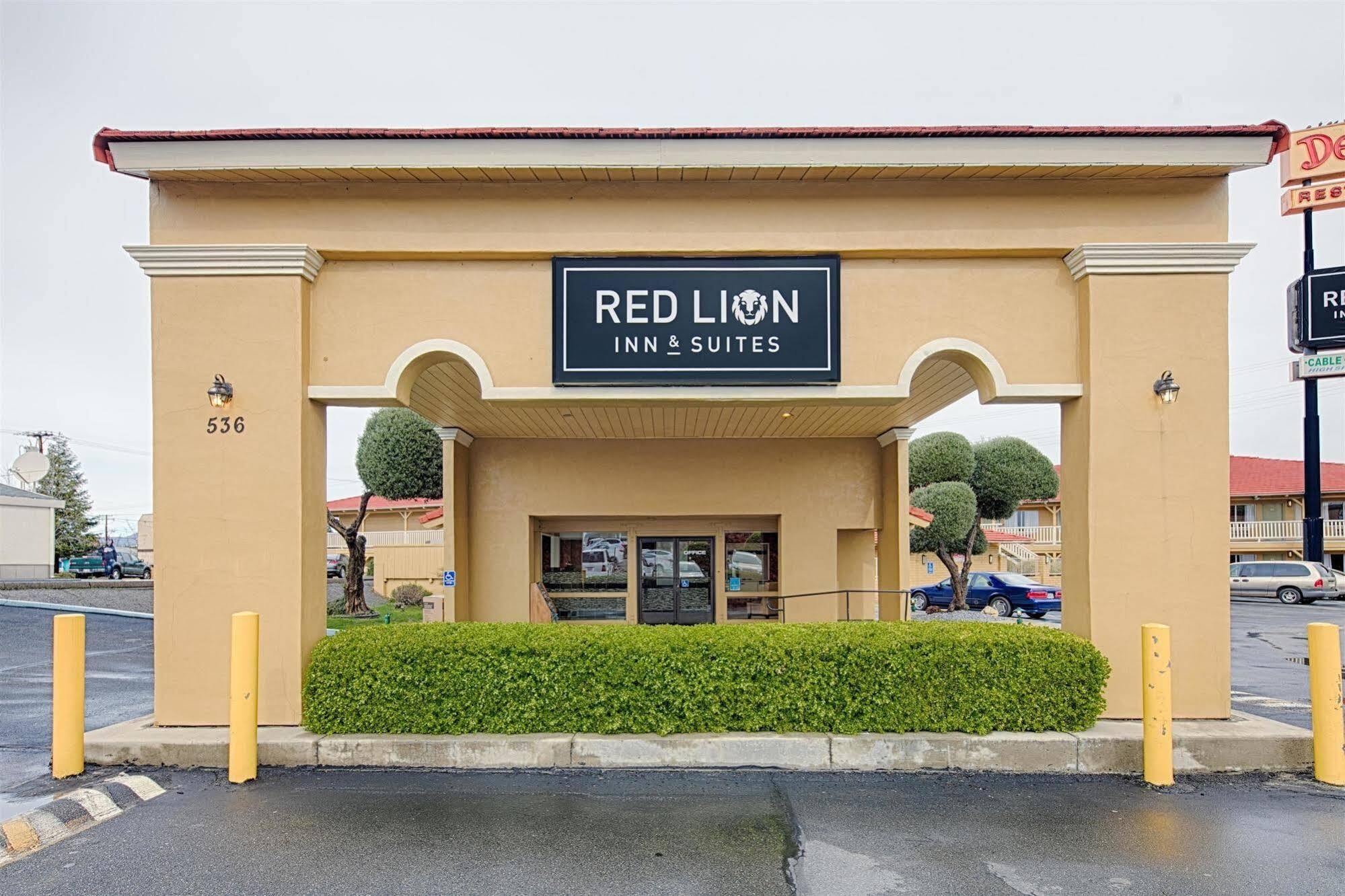 Red Lion Inn & Suites Redding Kültér fotó